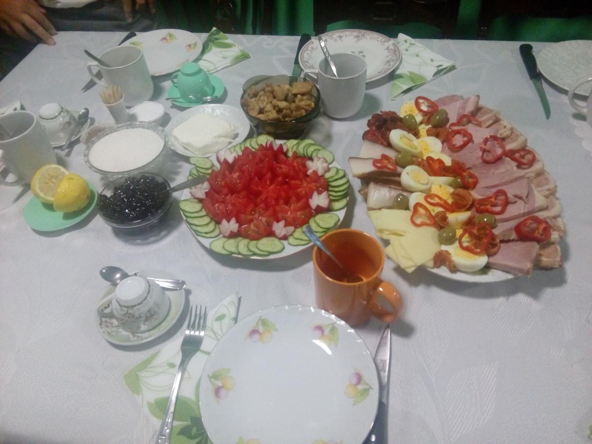 Csergo Ildiko Vendeghaz Hotel Lazarea Bagian luar foto