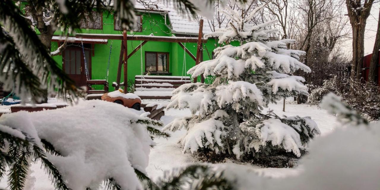 Csergo Ildiko Vendeghaz Hotel Lazarea Bagian luar foto