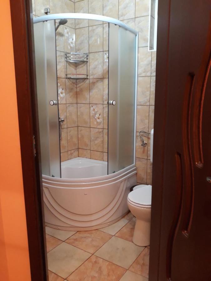 Csergo Ildiko Vendeghaz Hotel Lazarea Bagian luar foto